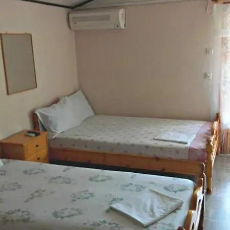 Hotel Cápsula Sakis *