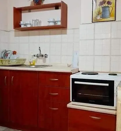 Hotel Cápsula Sakis *